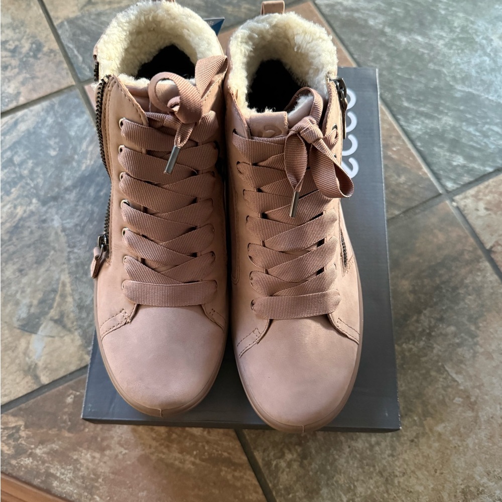 Women’s Ecco Soft 7 Tred Boot Sz 39 View 3
